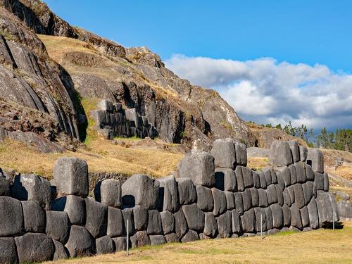 Les murs de pierre Incas à Sacsayhuaman près de Cusco